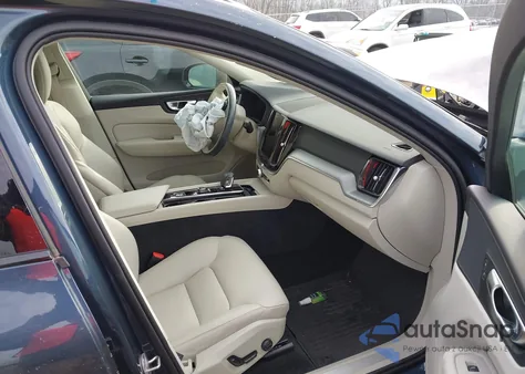 2024 Volvo Xc60 B5 Core Dark Theme из США, поврежденный, VIN YV4L12RKXR1806829